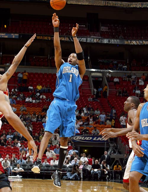 吸引两名中 吸引两名中